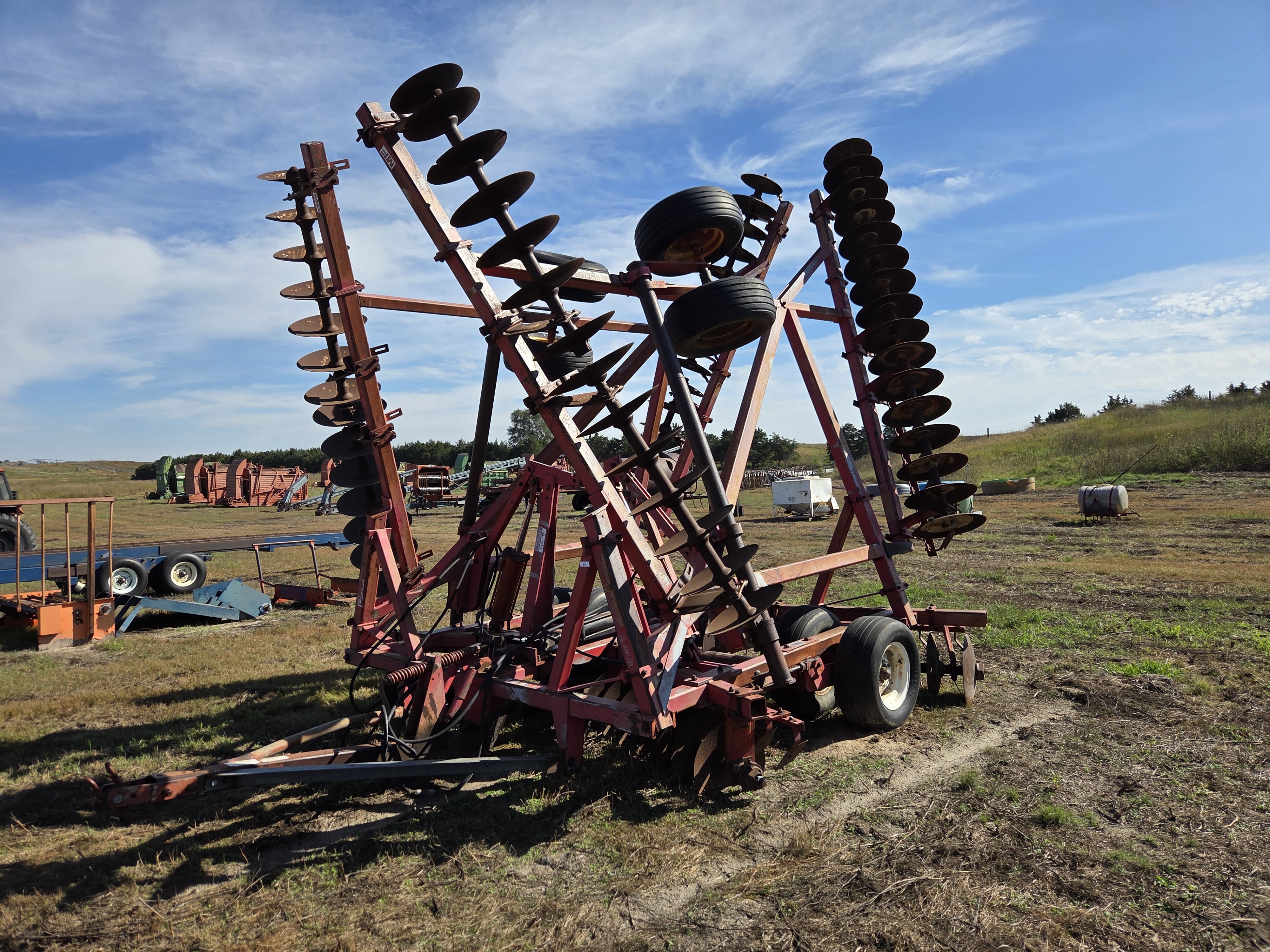 Massey Ferguson 820 Equipment Image0