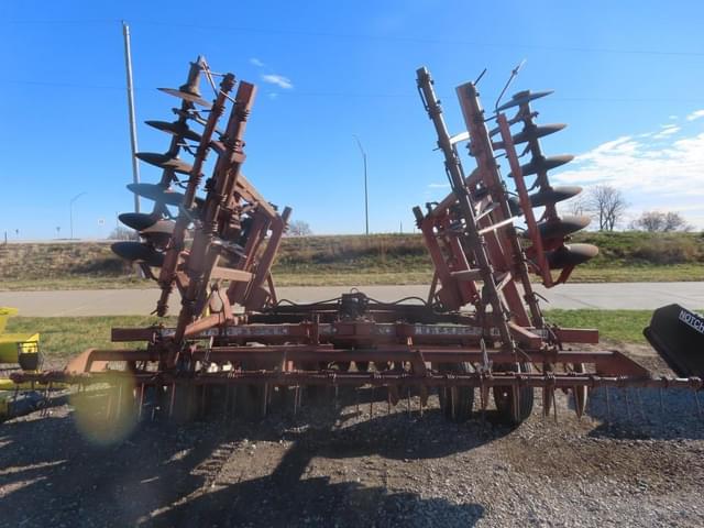 Image of Massey Ferguson 820 equipment image 4