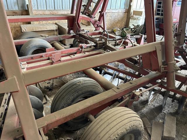 Image of Massey Ferguson 820 equipment image 3