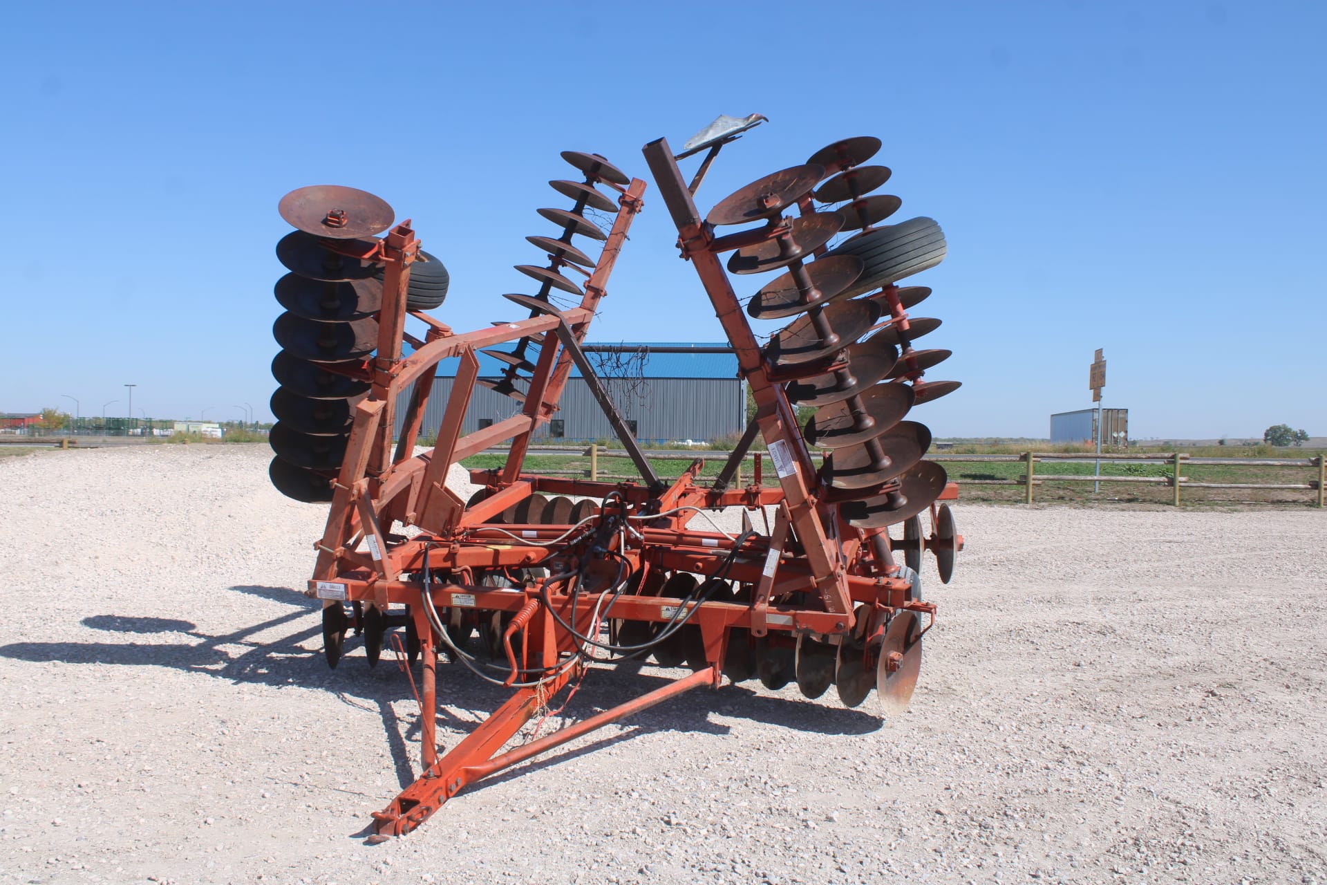 Massey Ferguson 820 Equipment Image0