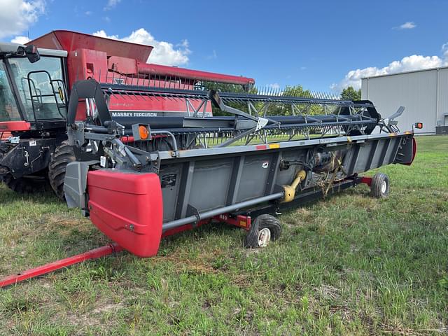 Image of Massey Ferguson 8200 equipment image 2