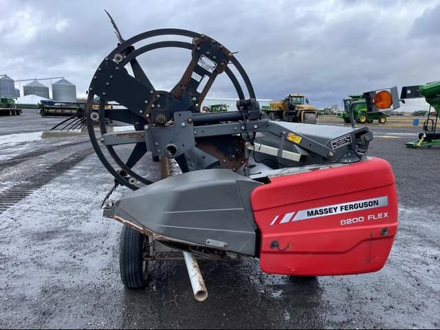 Image of Massey Ferguson 8200 equipment image 3