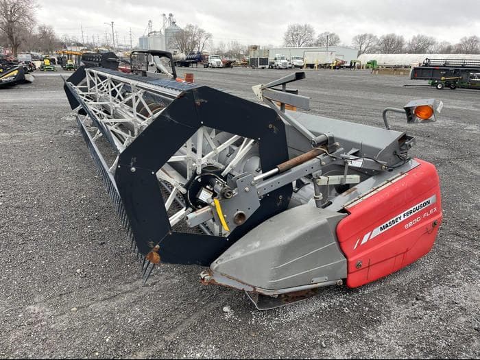 Image of Massey Ferguson 8200 Primary image