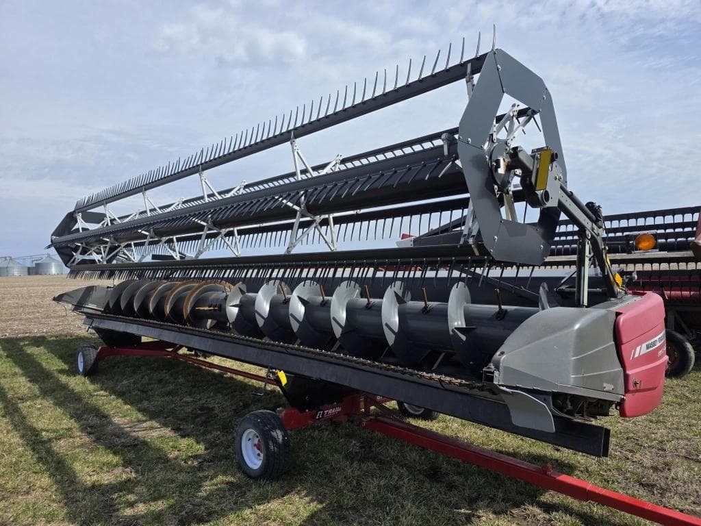 Image of Massey Ferguson 8200 Primary image