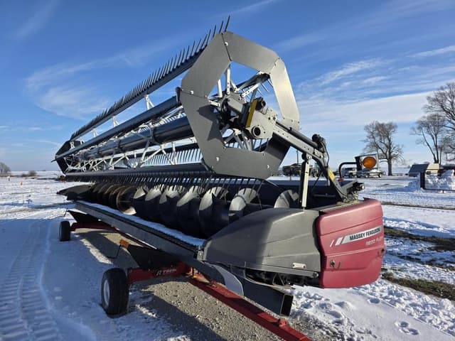 Image of Massey Ferguson 8200 equipment image 1