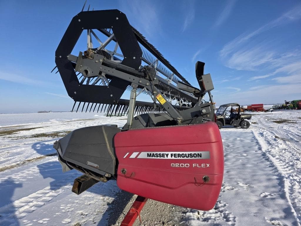Image of Massey Ferguson 8200 Primary image