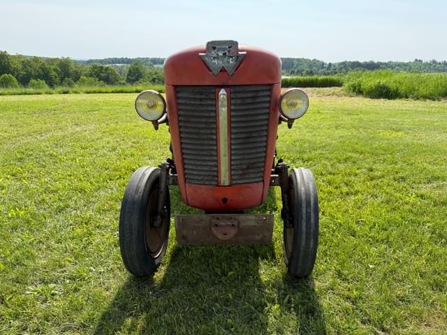 Image of Massey Ferguson 825 equipment image 1