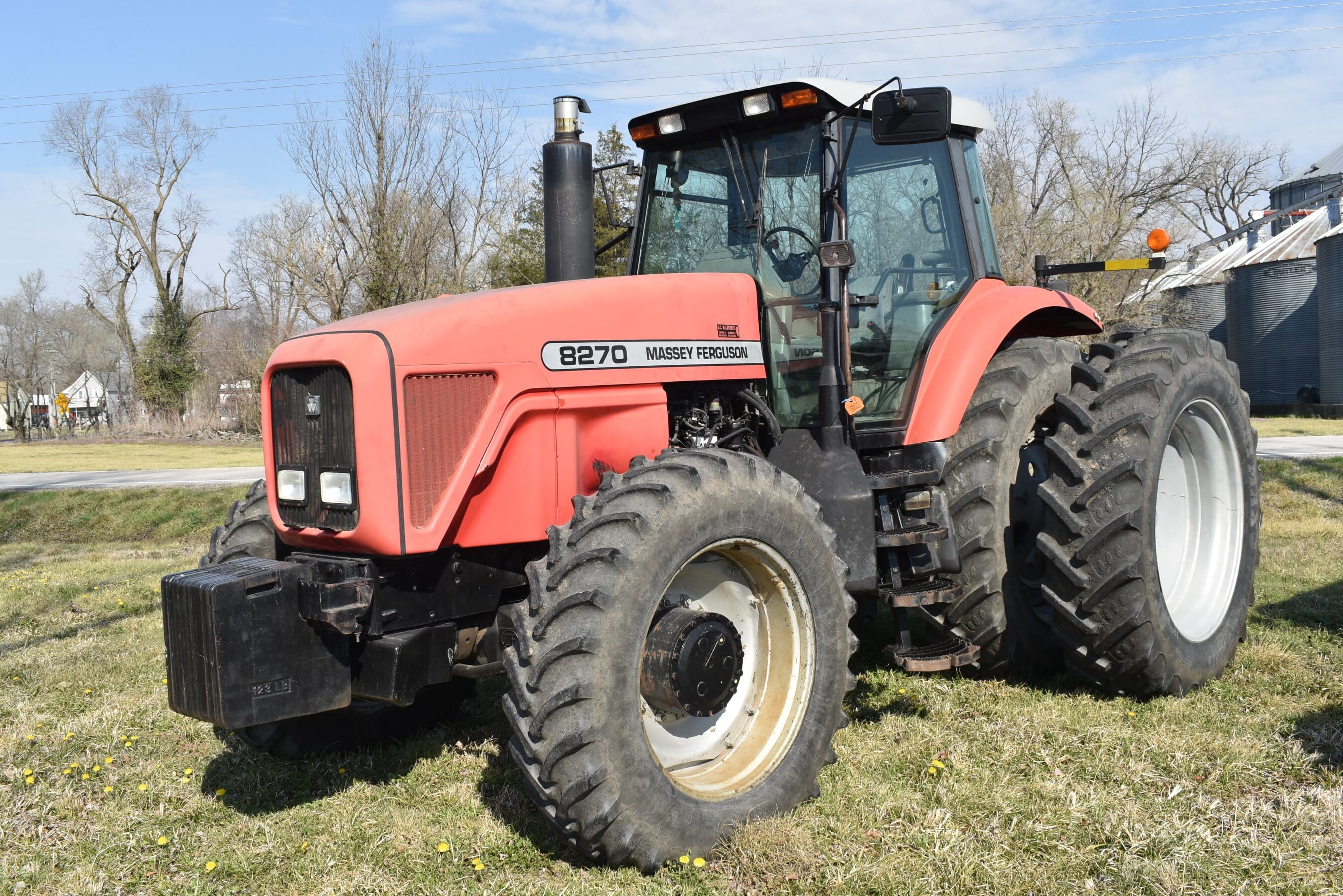 Massey Ferguson 8270 Equipment Image0