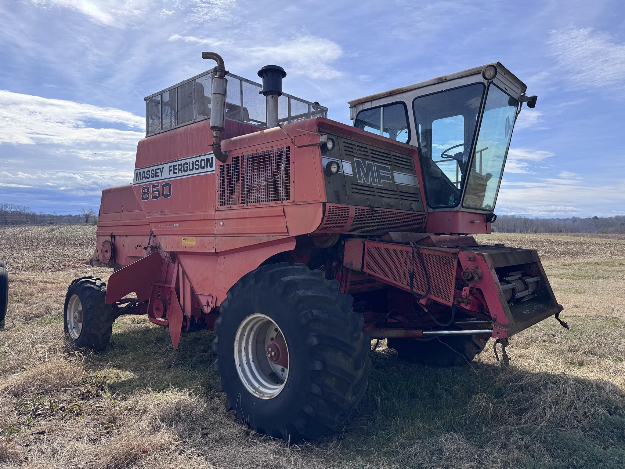 Massey Ferguson 850 Equipment Image0
