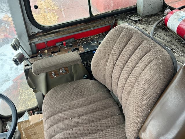 Image of Massey Ferguson 860 equipment image 4