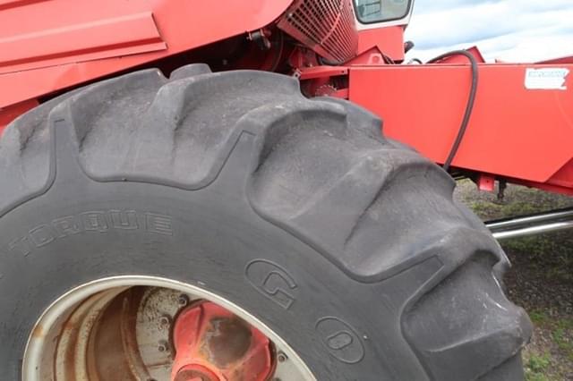 Image of Massey Ferguson 865 equipment image 2