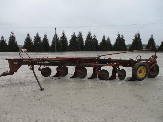 Image of Massey Ferguson 880 equipment image 3