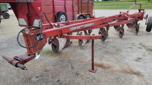 Image of Massey Ferguson 880 equipment image 1