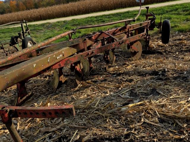 Image of Massey Ferguson 880 equipment image 2