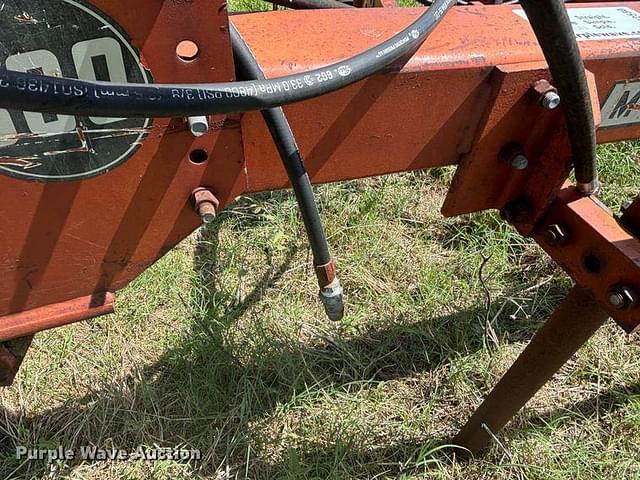 Image of Massey Ferguson 880 equipment image 4