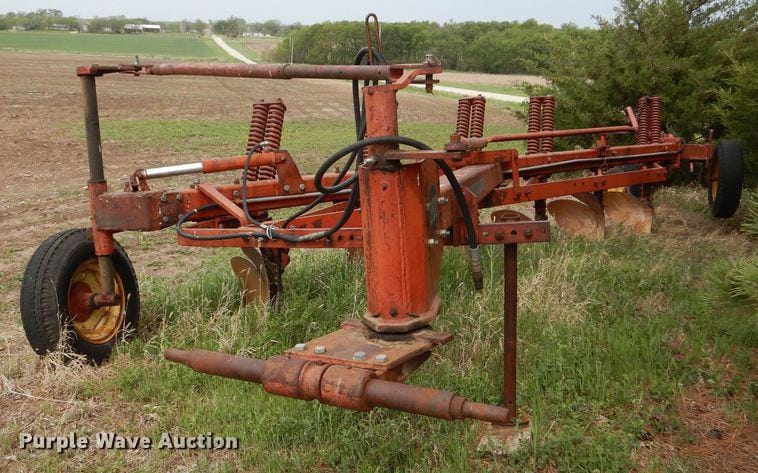 Main image Massey Ferguson 880