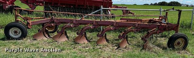 Image of Massey Ferguson 880 equipment image 3