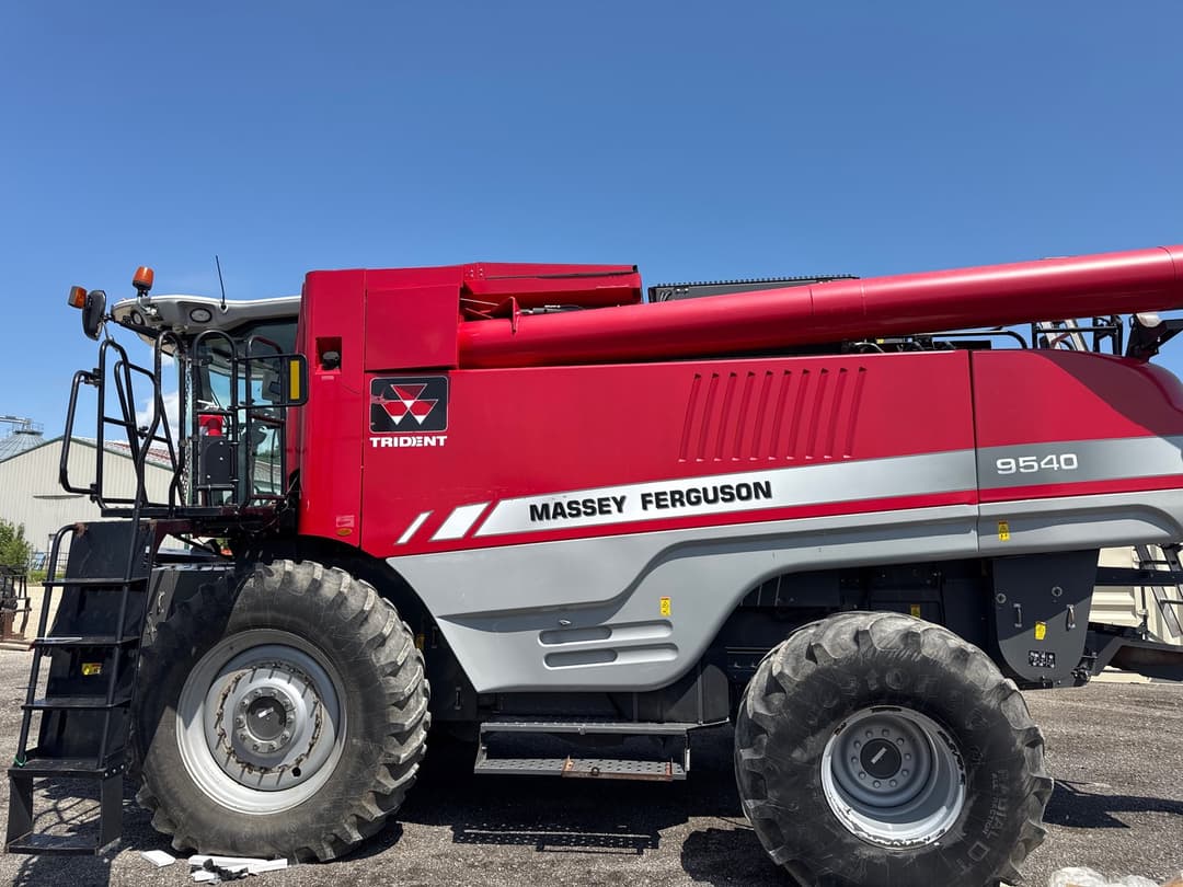 Image of Massey Ferguson 9540 Primary image