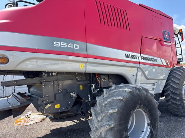 Image of Massey Ferguson 9540 equipment image 3