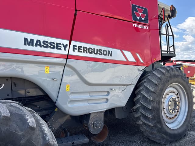 Image of Massey Ferguson 9540 equipment image 4