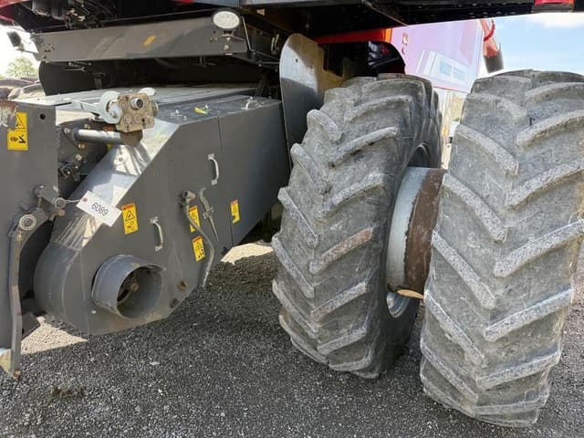 Image of Massey Ferguson 9540 equipment image 2