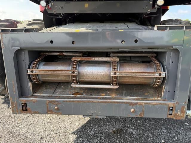 Image of Massey Ferguson 9540 equipment image 4