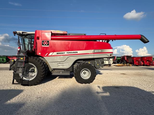 Image of Massey Ferguson 9540 equipment image 1