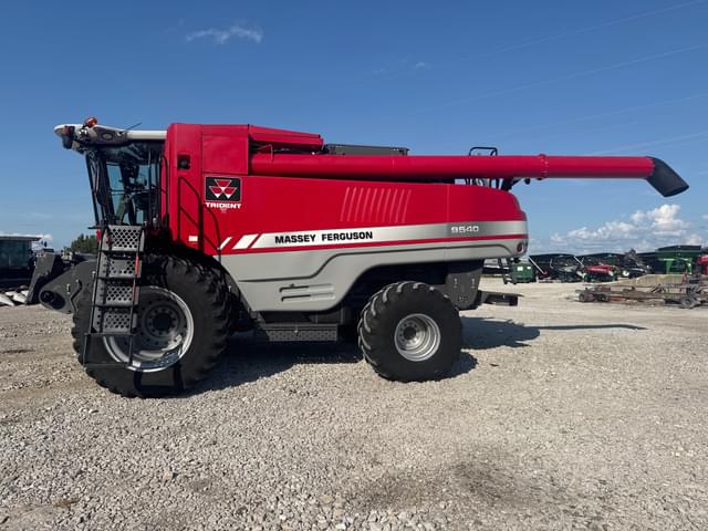 Image of Massey Ferguson 9540 equipment image 1