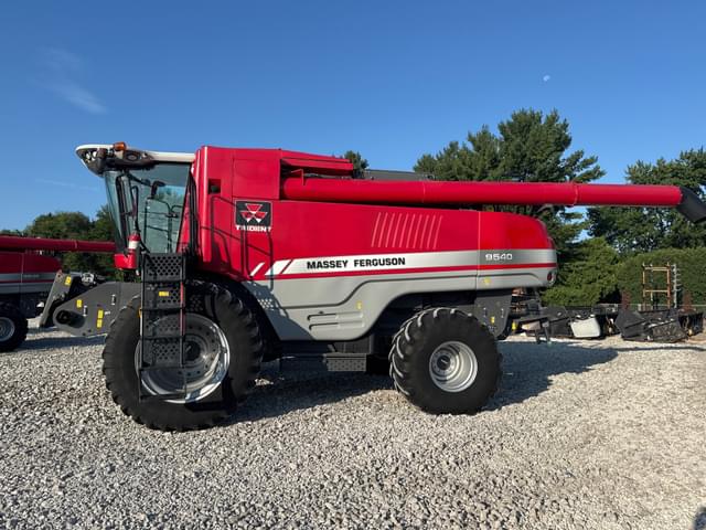 Image of Massey Ferguson 9540 equipment image 1