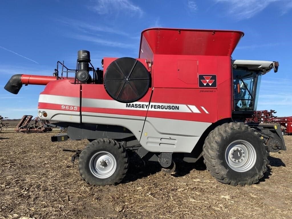 Image of Massey Ferguson 9695 Primary image