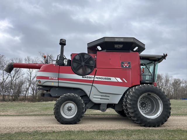 Image of Massey Ferguson 9795 equipment image 3