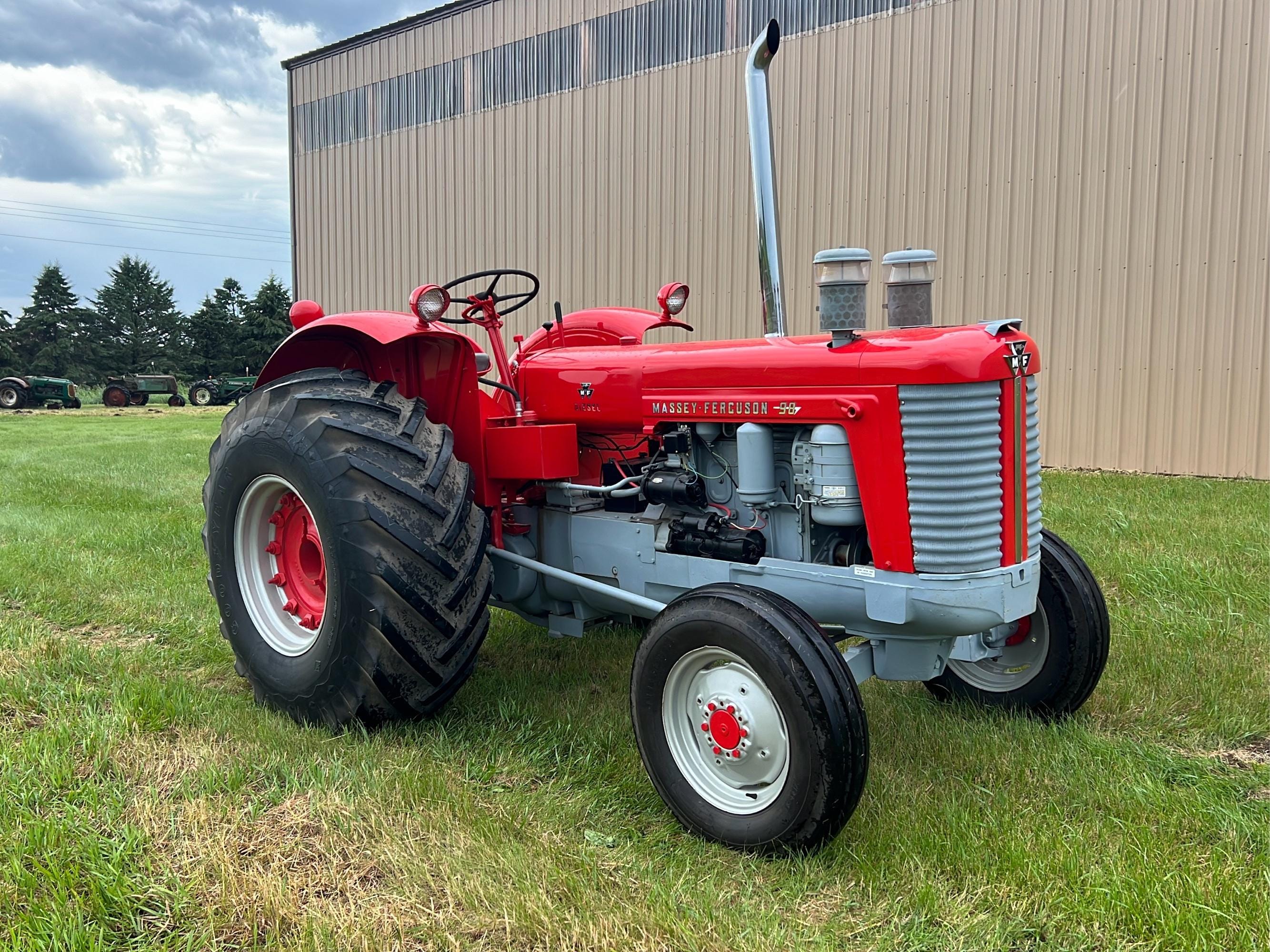 Main image Massey Ferguson 98