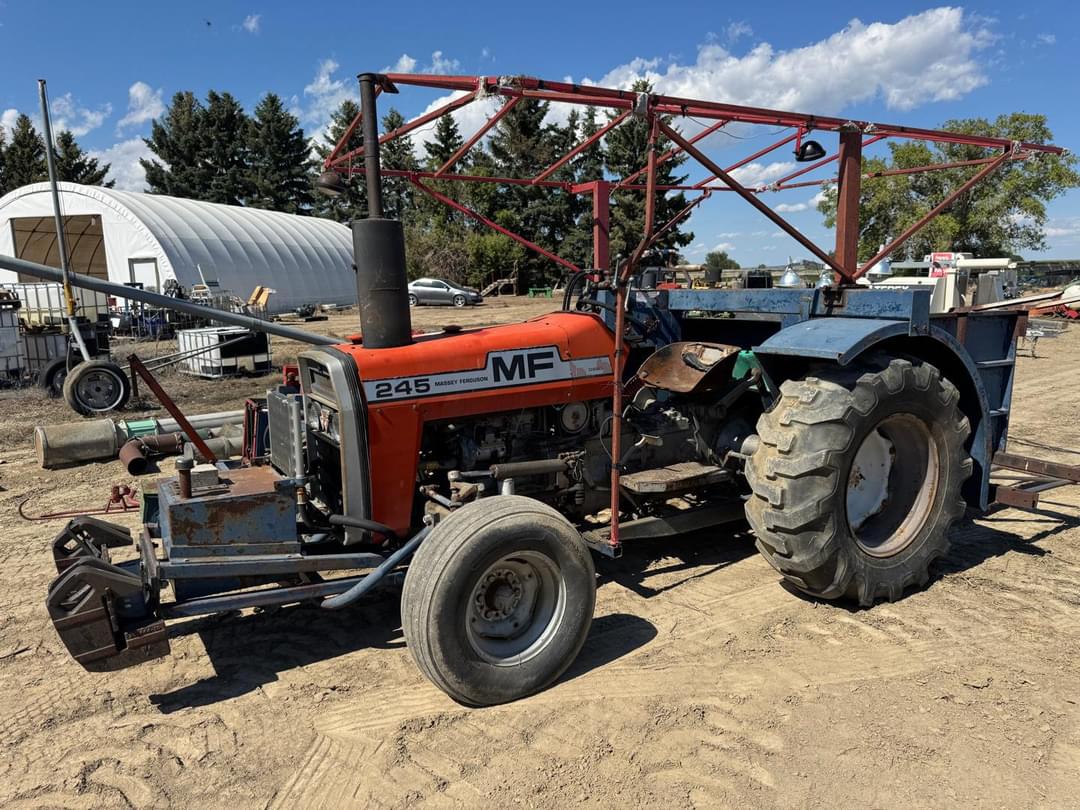 Image of Massey Ferguson 245 Primary image