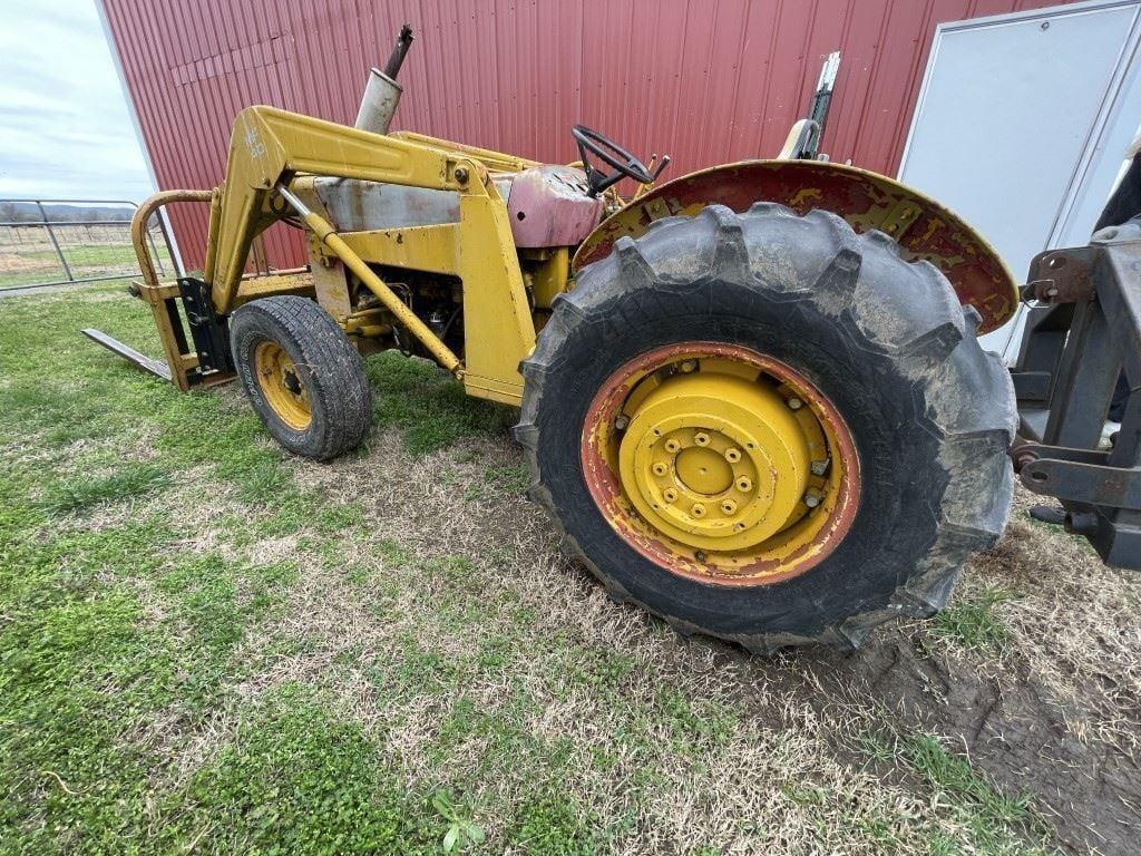 Main image Massey Ferguson C40