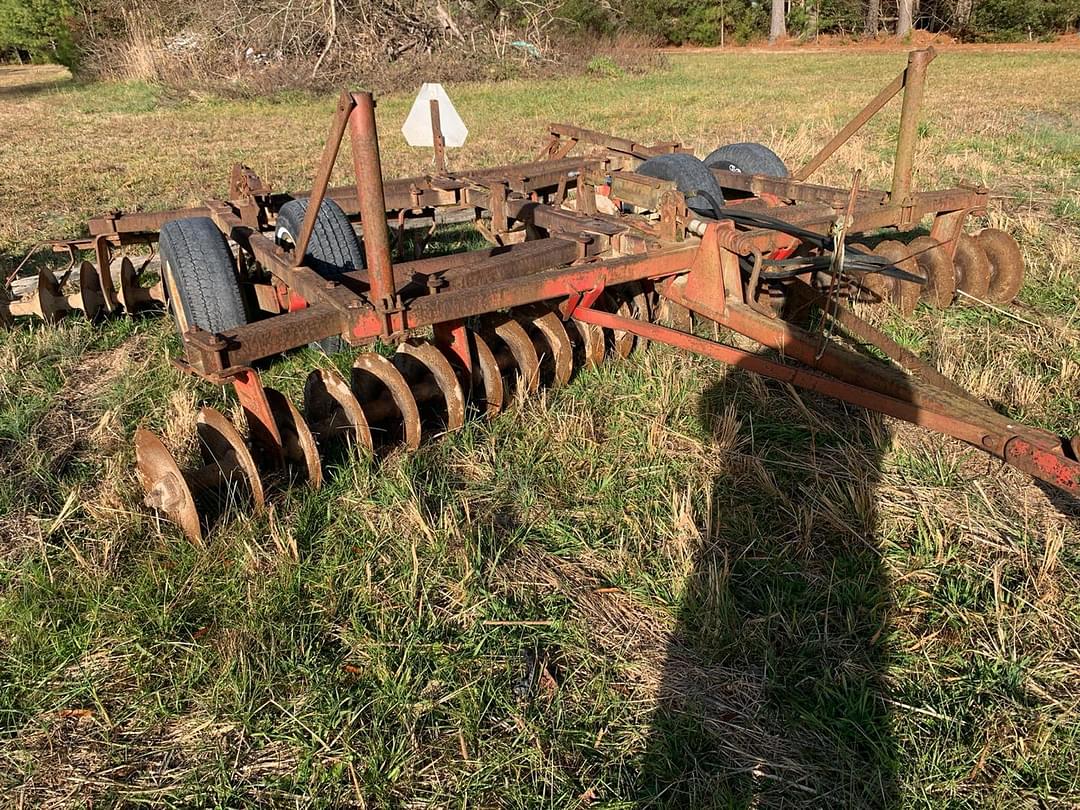 Image of Massey Ferguson 52 Image 1