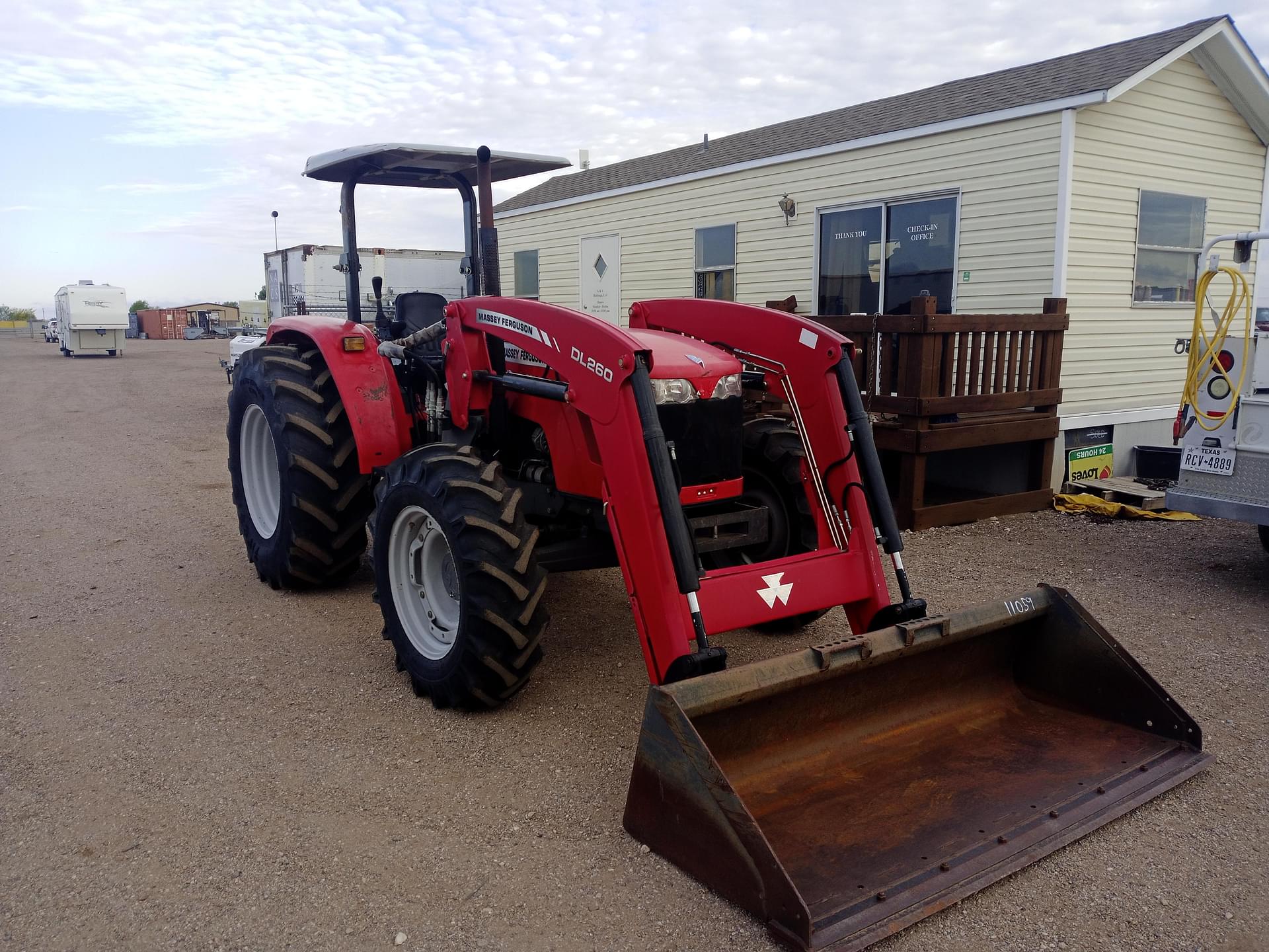 Massey Ferguson 2660 HD Tractors 40 to 99 HP for Sale Tractor Zoom
