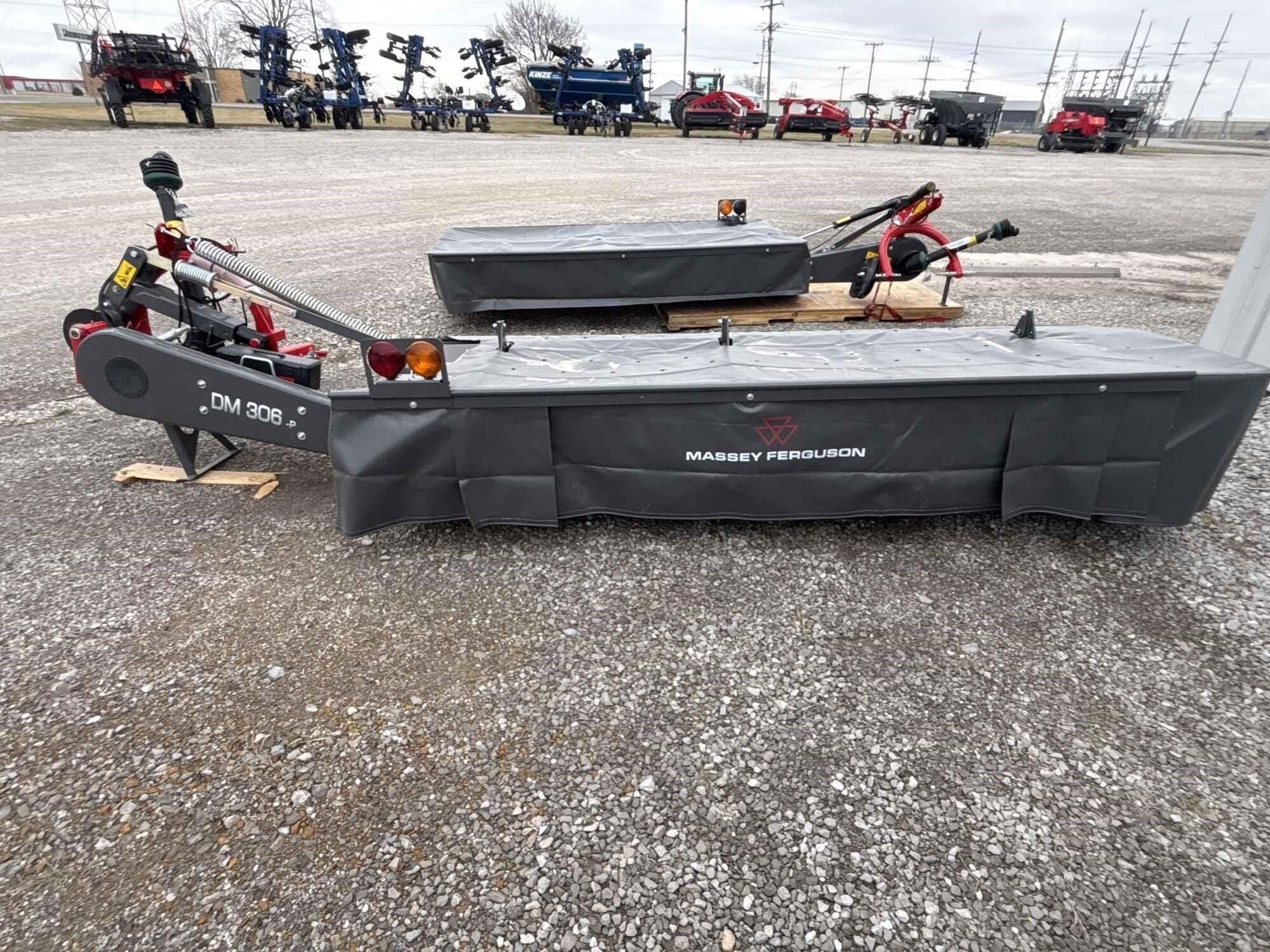 Massey Ferguson DM306 Equipment Image0
