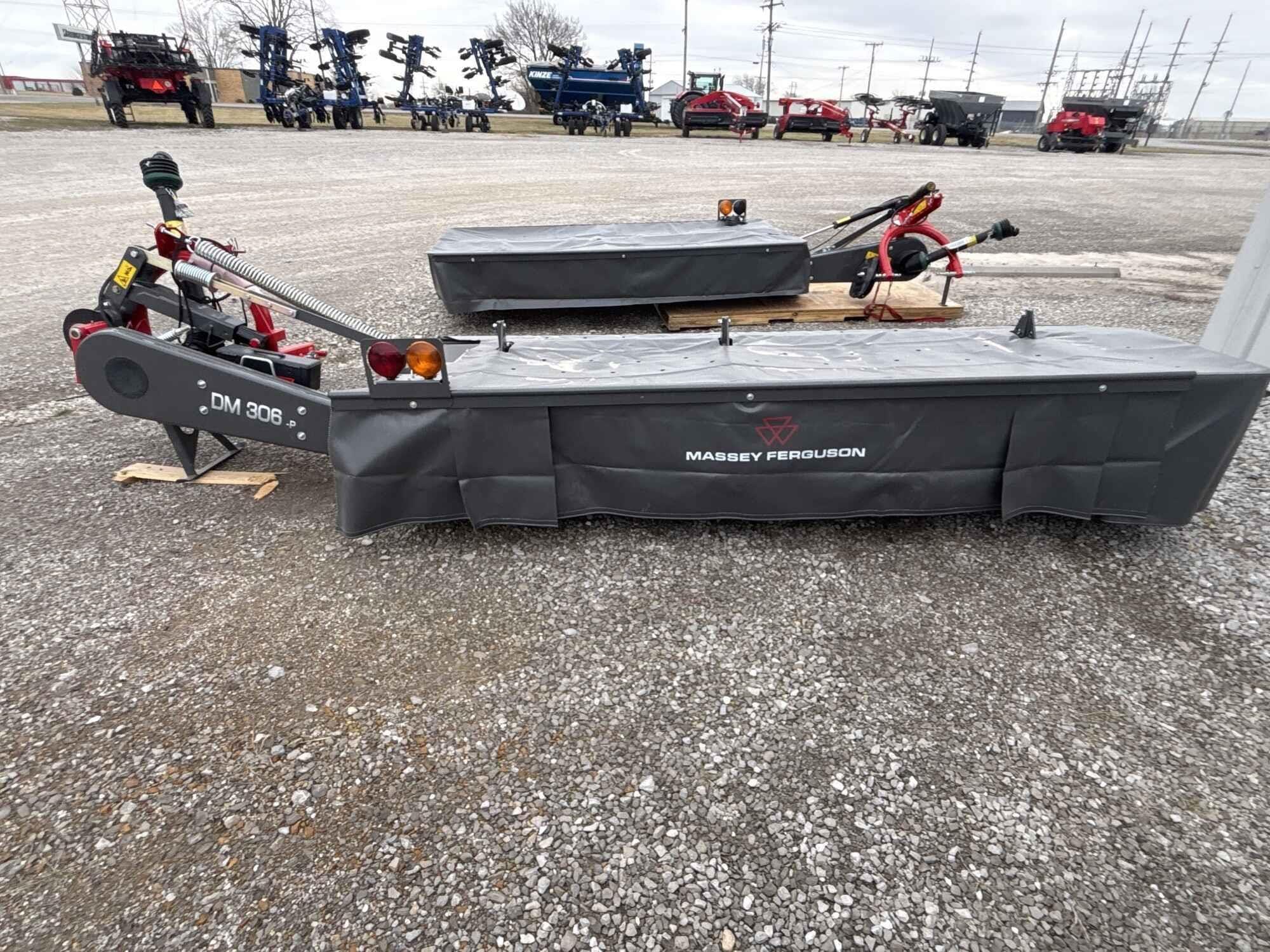 Massey Ferguson DM306 Equipment Image0