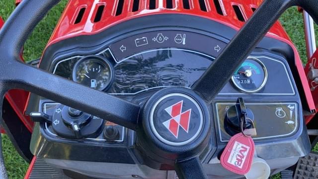 Image of Massey Ferguson GC2300 equipment image 4