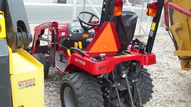 Image of Massey Ferguson GC1705 equipment image 1