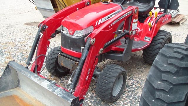 Image of Massey Ferguson GC1705 equipment image 3