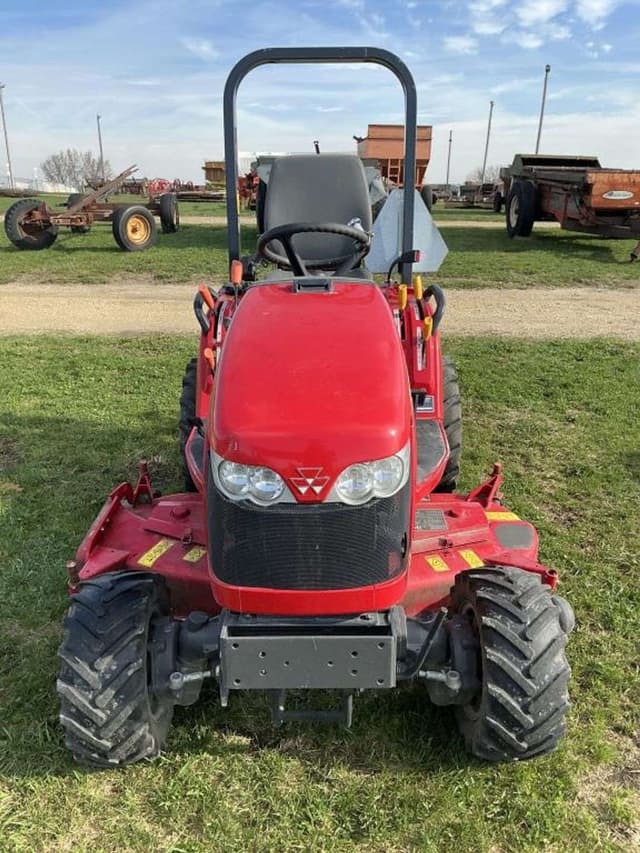Image of Massey Ferguson GC1705 equipment image 2