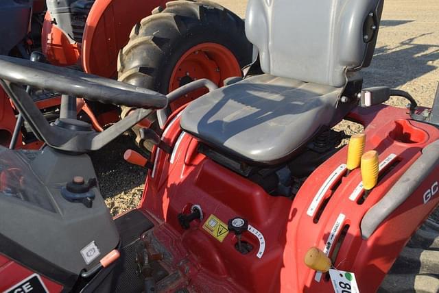 Image of Massey Ferguson GC1715 equipment image 4