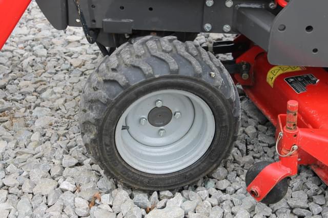 Image of Massey Ferguson GC1723E equipment image 1