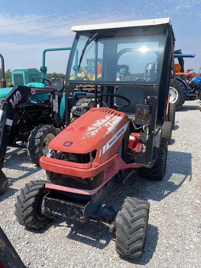 Image of Massey Ferguson GC2300 equipment image 2