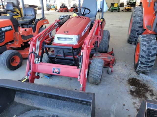 Image of Massey Ferguson GC2300 equipment image 1