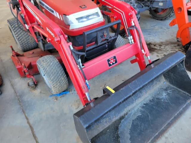 Image of Massey Ferguson GC2300 equipment image 3