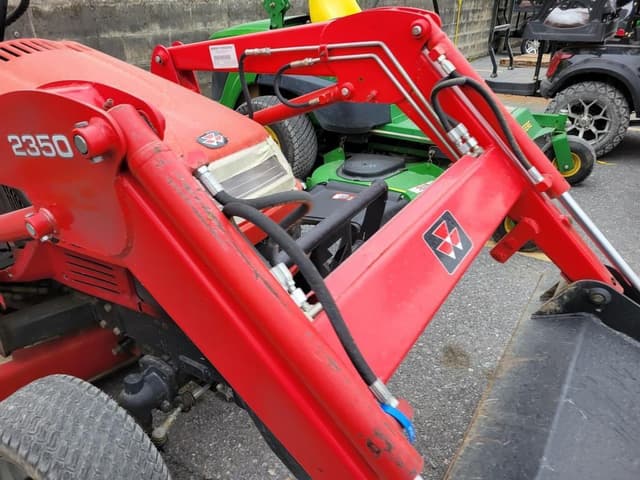 Image of Massey Ferguson GC2300 equipment image 3