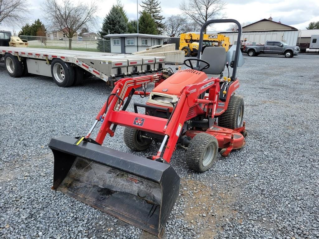 Massey Ferguson GC2300 Equipment Image0