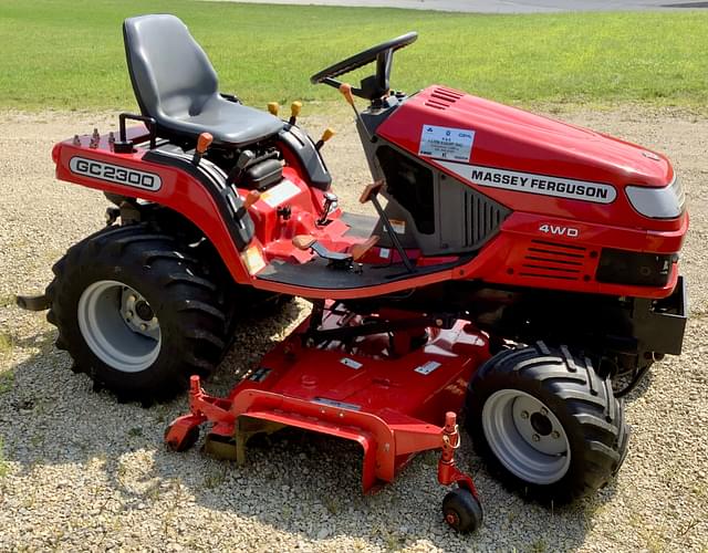 Image of Massey Ferguson GC2300 equipment image 1